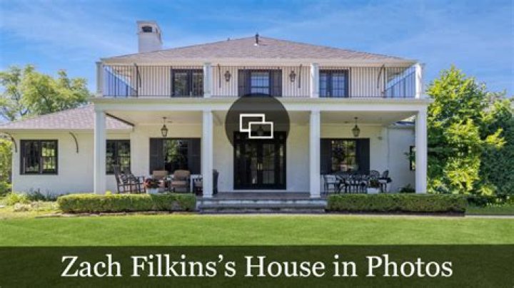 American Musician Zach Filkins's Net Worth! Know His Wife, Family, Guitar, Instagram, Lindsey Filkin