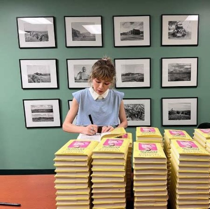 Bio, Net Worth, Relationship Status, And Family/