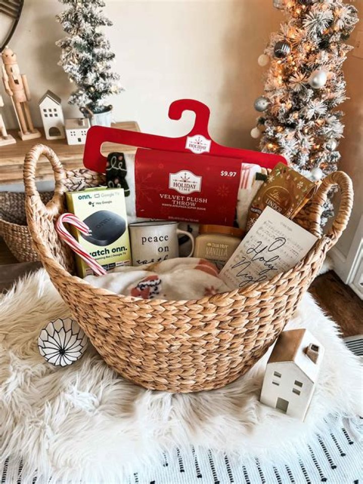 JoltVibe | Meet rg urr's Wife Hencha Voigt