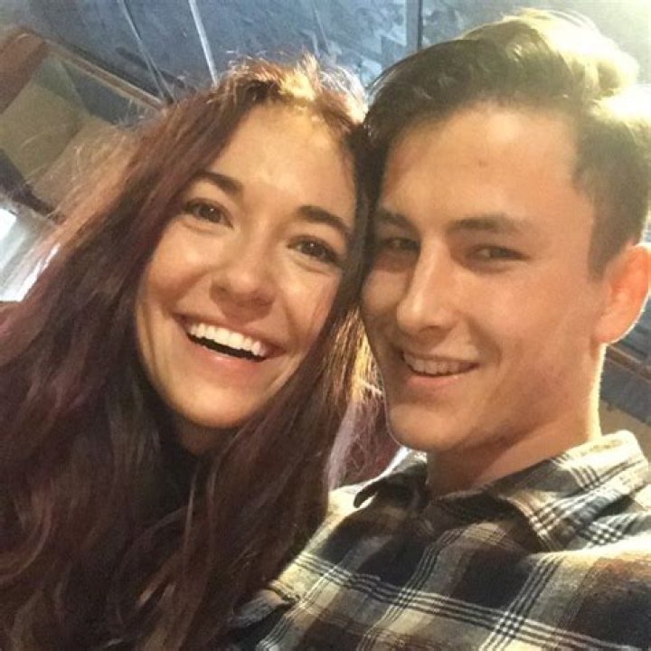 Lauren Daigle Relationships