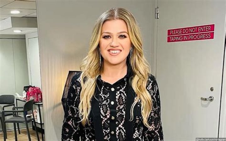 Uncovering The Hoax Behind "Is Kelly Clarkson Dead"