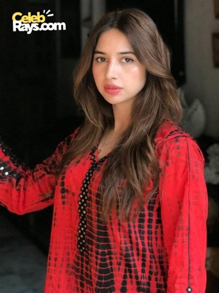 Unlocking The Enigma: Sabeena Farooq's Height Revealed